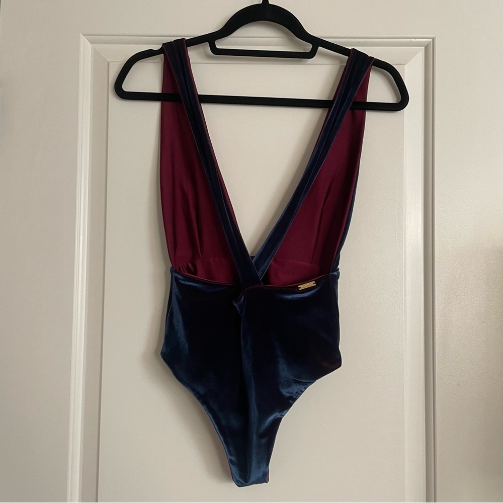 Sara Cristina One Piece Bodysuit Swimsuit Criss Cross Back Plunge Neckline‎ - Picture 3 of 4
